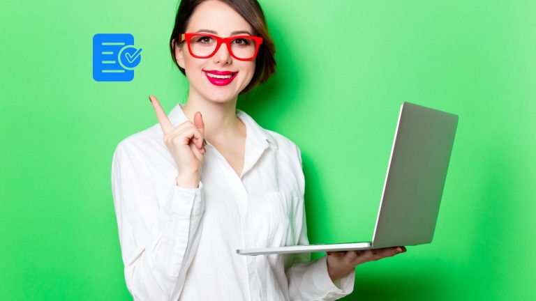 מנהלת תוכן מרוצה